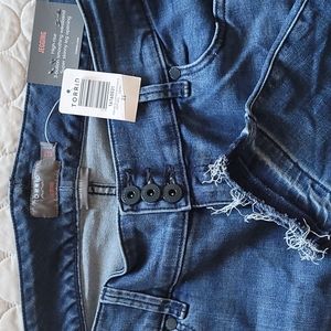NEW Jeans!! NEVER WORN! CUTE.